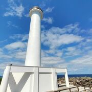 残波岬灯台は沖縄本島で唯一登ることのできる灯台
