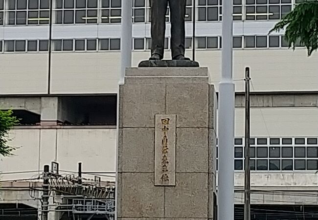 田中角栄銅像