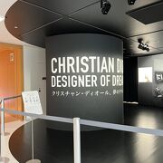 大きさを活かした展示