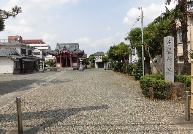 少し寂しい感じの神社でした