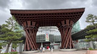 鼓をモチーフした門！