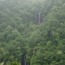 展望台から見た三階の滝