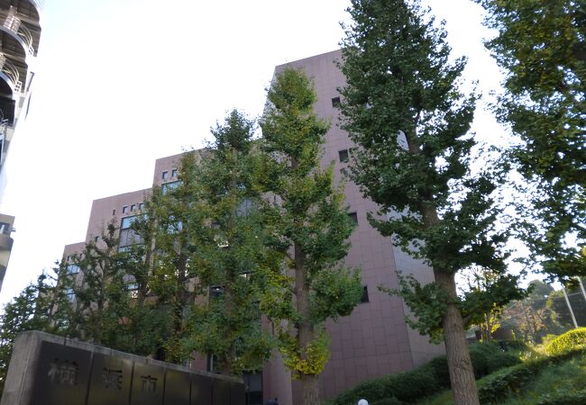 横浜市立中央図書館