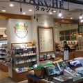 小樽の名産品、グルメがずらっと並ぶ