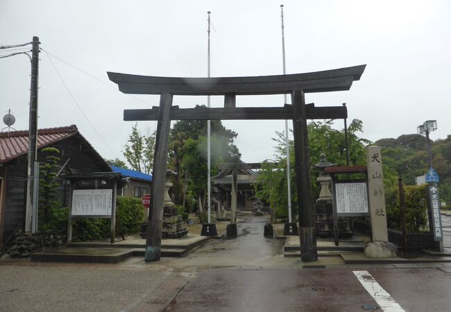 ひっそりとした犬山神社
