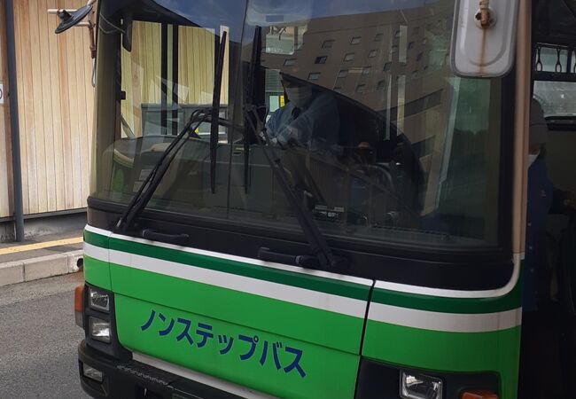 2022年10月16日の秋田駅西口12時35分発市民生協行きの路線バスの様子について