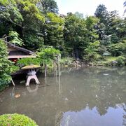 日本三名園の一つに数えられる廻遊式の庭園！