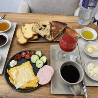 朝食