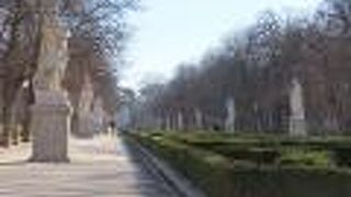 プラド美術館東の大緑地