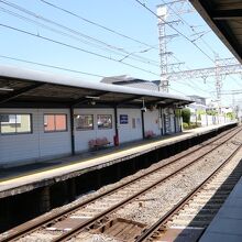 駅ホーム風景。