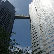 隅田川端に聳えるツインタワーは、良く考えられた建築計画