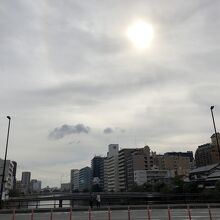 国体通りから上流を眺める