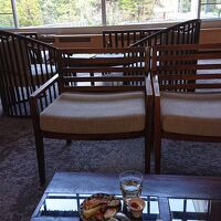 おしゃれなラウンジ