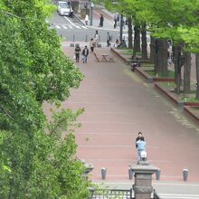 旧北海道庁二階からみた広場です。