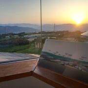 展望室から見た夕陽が綺麗でした。