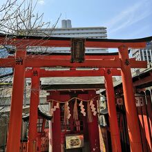 玉姫稲荷神社 (綱敷天神社 御旅社)