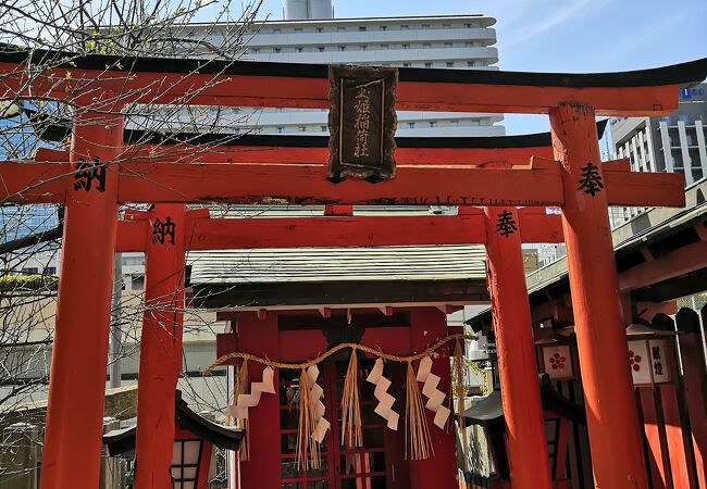 玉姫稲荷神社 (綱敷天神社 御旅社)