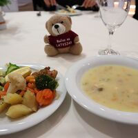 夕食・朝食ともにバイキングでした。写真は夕食になります。