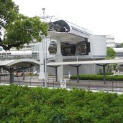 日本初の都市型ロープウェイが JR桜木町駅前とワールドポーターズ間にあります。