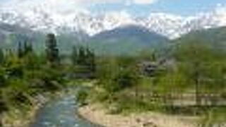 白馬村にある「大出公園」の姫川の絶景