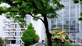 ナディアパークの隣