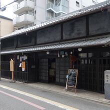 町家の造り酒屋を活用した記念館