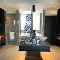 洗面台は２つあって広々