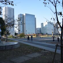 パリ広場記念碑