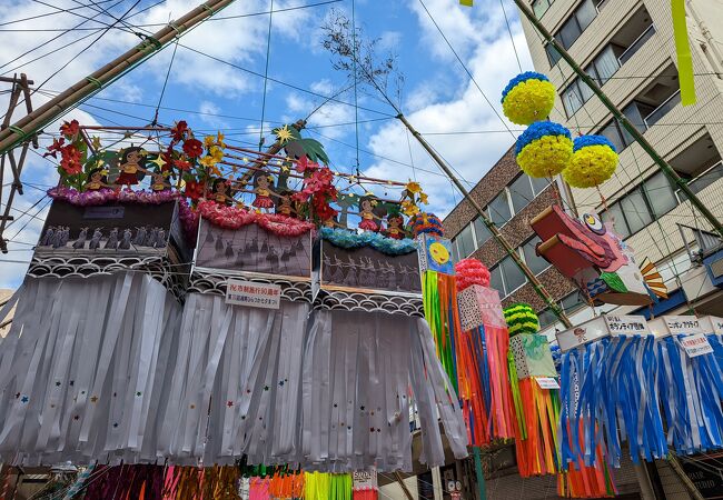 非常に大きな七夕祭り