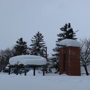 雪深い公園