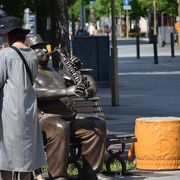 野外彫刻家のデザイン