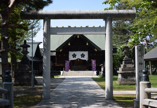 常盤公園の中にある神社