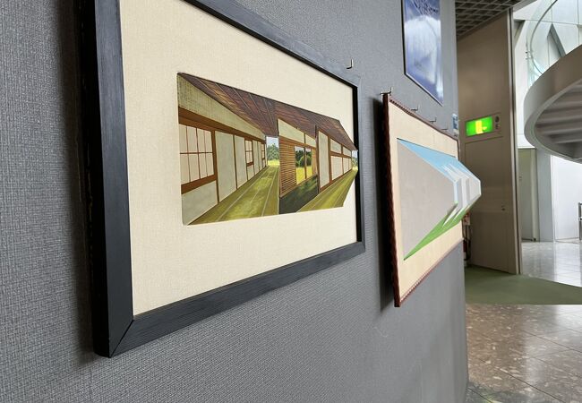 有能なのかわからないロボットの展示があり面白かったです。