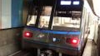 平日の朝夕は快速がありません