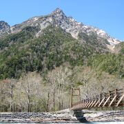 明神橋と明神岳の組み合わせ景色が綺麗