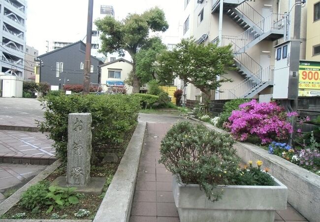 番町皿屋敷お菊塚