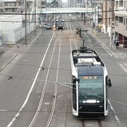 車内は狭く、時間かかる