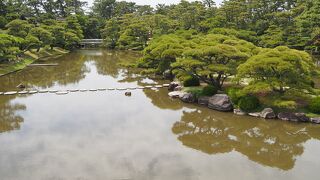 落ち着いて廻れる良い庭園です