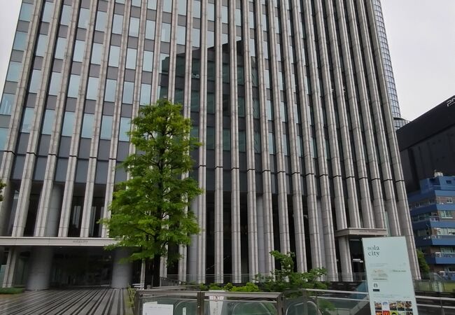 新御茶ノ水駅に直結しています