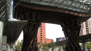 荘厳な印象ですがちょっと違和感も