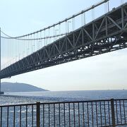 世界最大級の吊り橋、明石海峡大橋。
