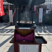 不忍池の真ん中にある寺院