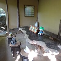 庭園内の史跡、維新三傑の会談所