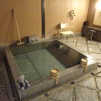 空いていれば無料で使える貸切風呂、幕末の浴槽が残る維新の湯