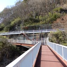 虹橋を振り向いた 伊那方面からの歩道