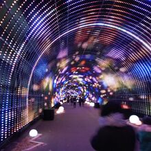 ネスタリゾート幻想的な光のトンネル