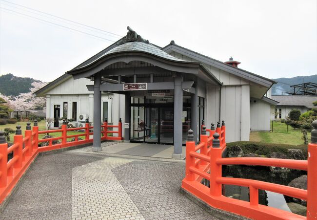 太龍寺ロープウェイの山麓駅になっています