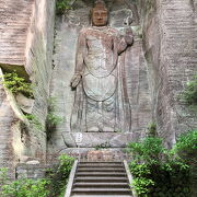 鋸山に広がるお寺