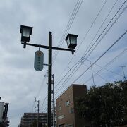 水路沿いの道