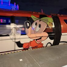 ディズニーランド モノレール